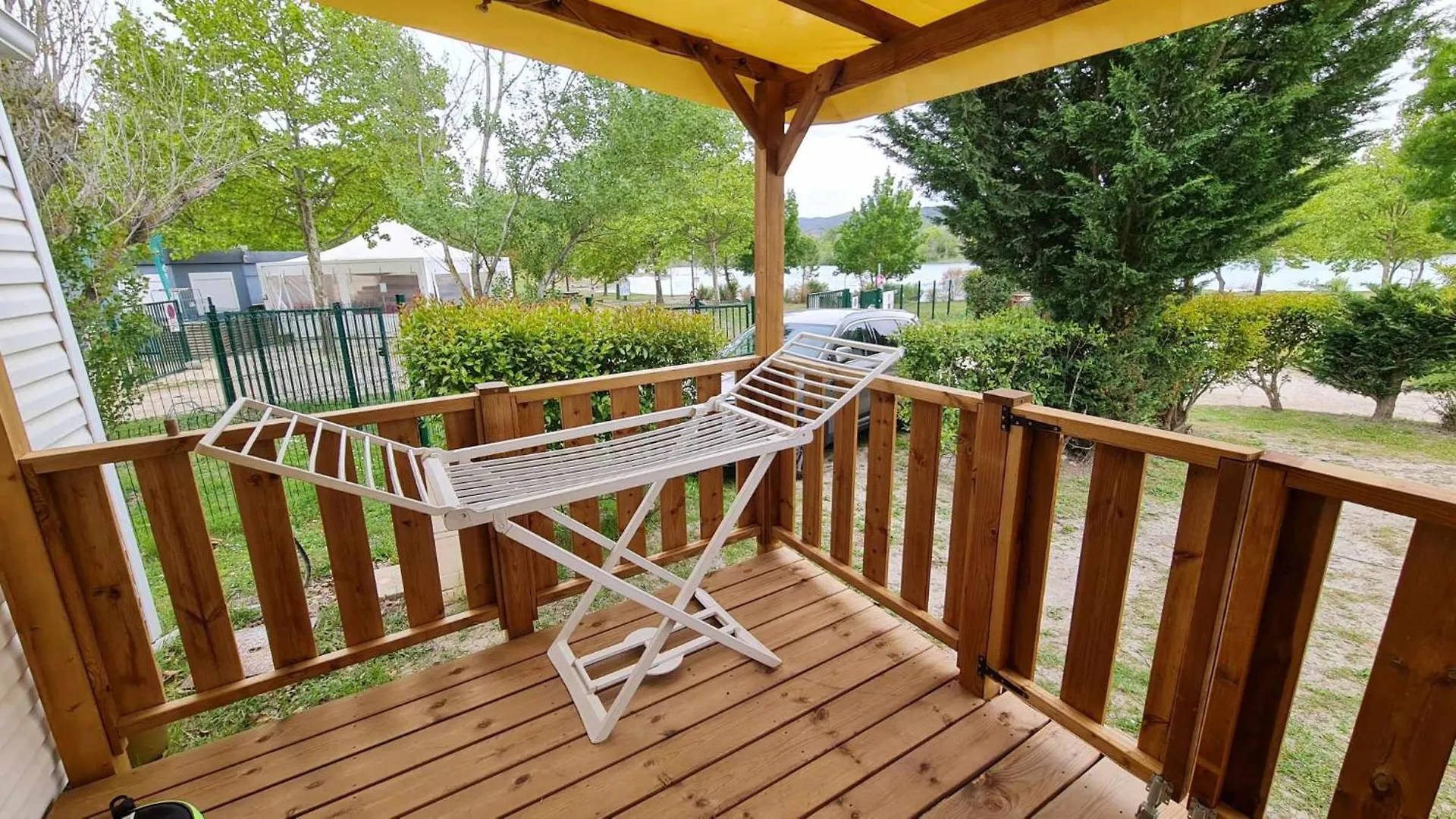 Mobil Home Au Calme Camping 4 Cadenet Campsite